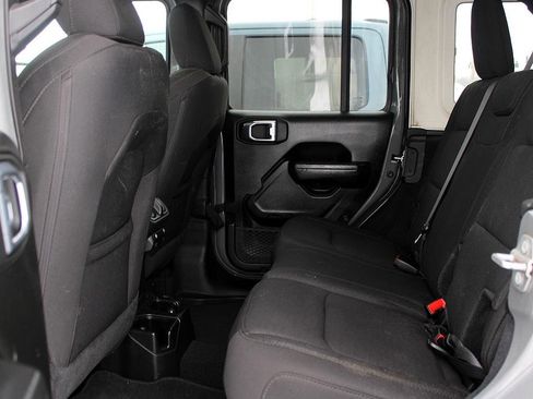 Used 2022 Jeep Wrangler Unlimited Sport image 26