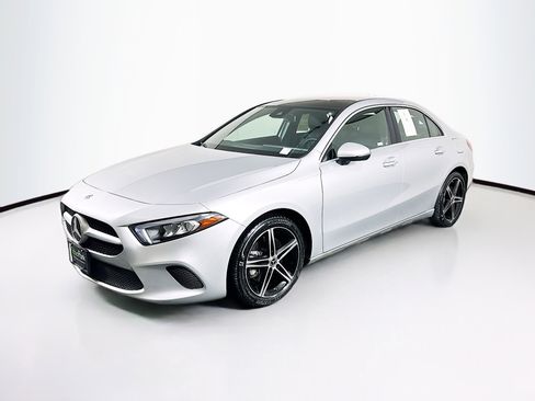 Used 2022 Mercedes-Benz A 220 4MATIC image 3