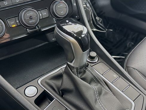 Certified 2022 Volkswagen Jetta SE FWD image 18
