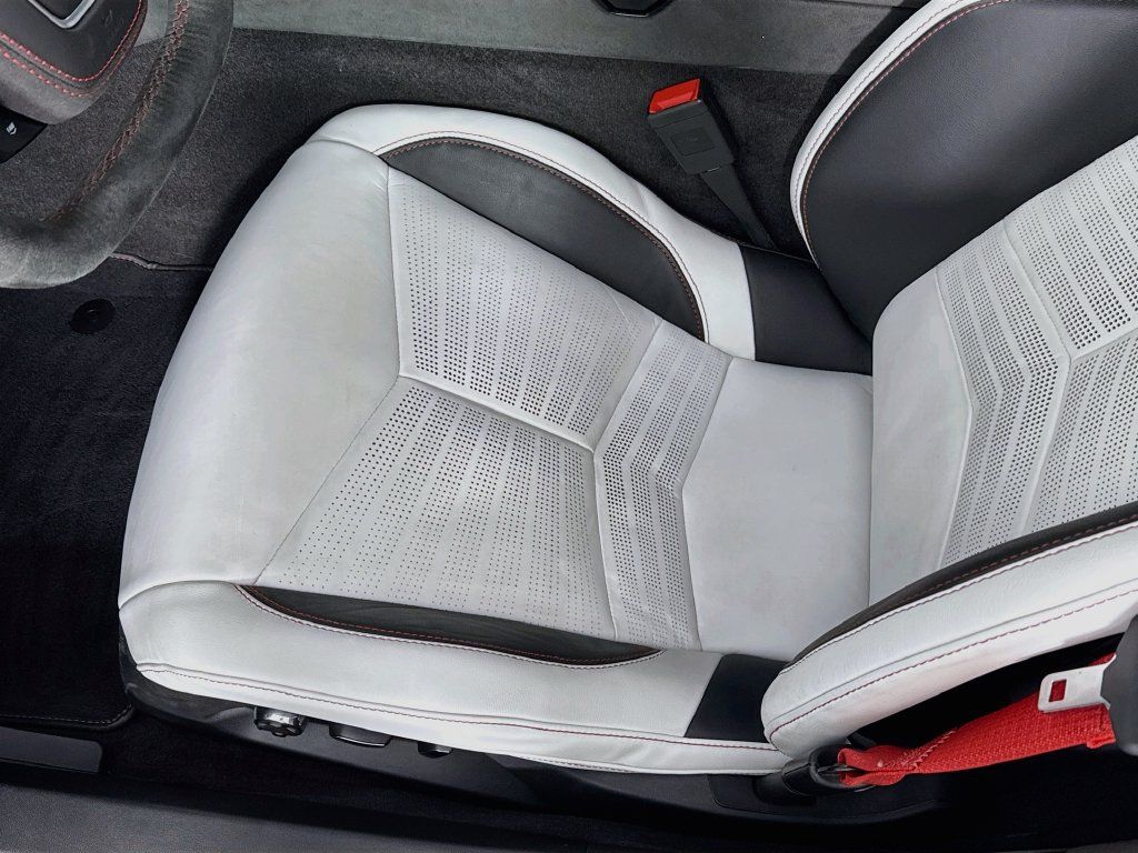 Used 2023 Chevrolet Corvette Stingray Premium Conv w/ Z51 Performance Package RWD image 21