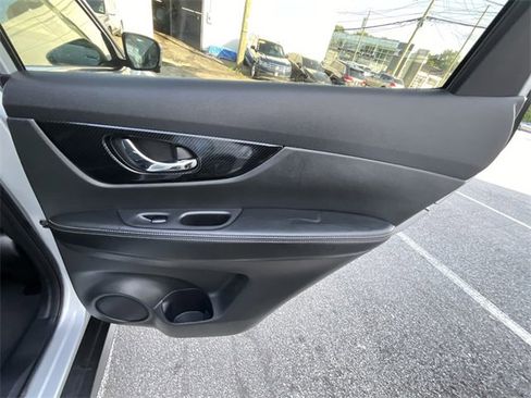 Used 2019 Nissan Rogue SL image 33