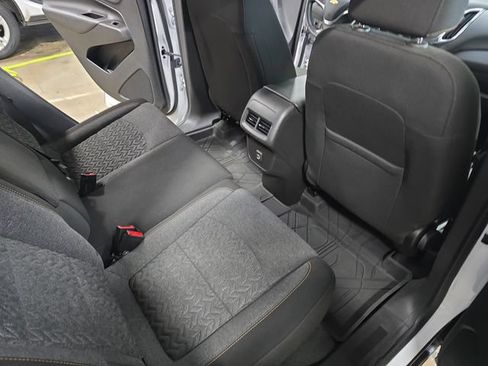 Used 2022 Chevrolet Equinox LT AWD/4WD image 11