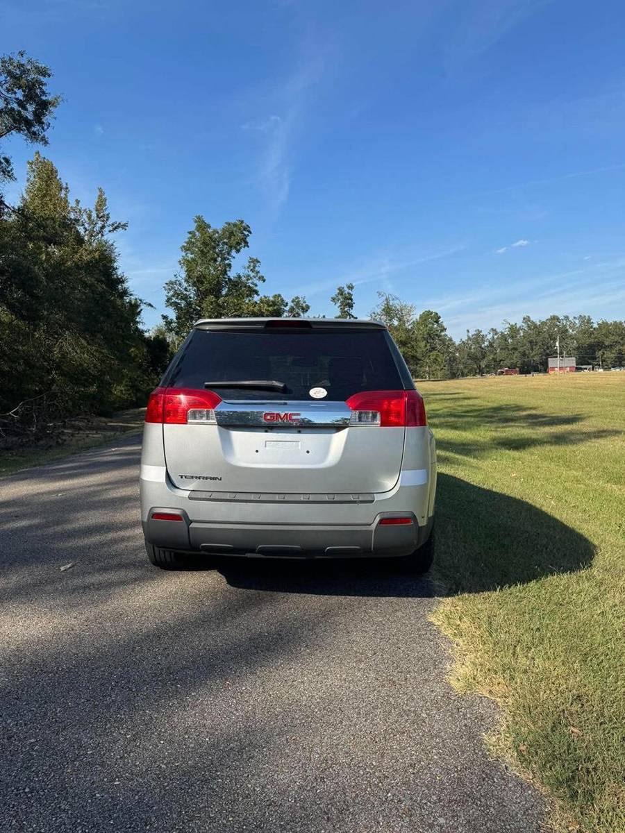Used 2011 GMC Terrain SLE FWD image 7