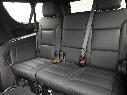 Used 2026 Chevrolet Suburban LS RWD image 16