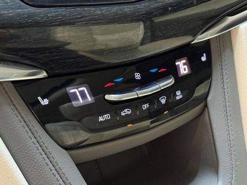 Used 2021 Cadillac XT6 Premium Luxury image 31