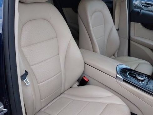 Used 2017 Mercedes-Benz GLC 300 4MATIC image 16