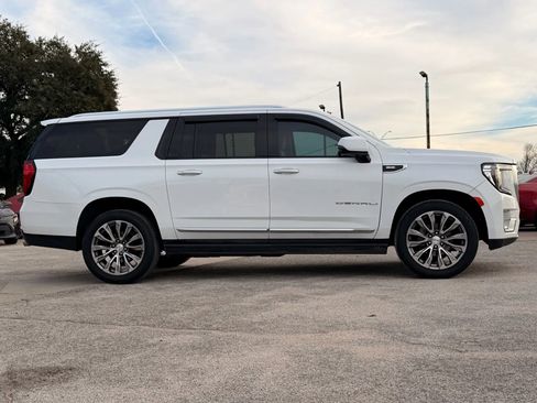 Used 2021 GMC Yukon XL Denali w/ Denali Premium Package image 2