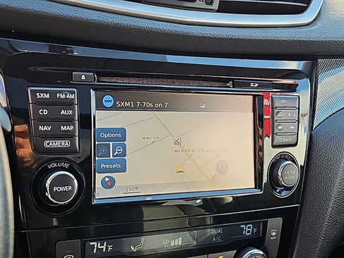 Used 2016 Nissan Rogue SL w/ SL Premium Package image 17