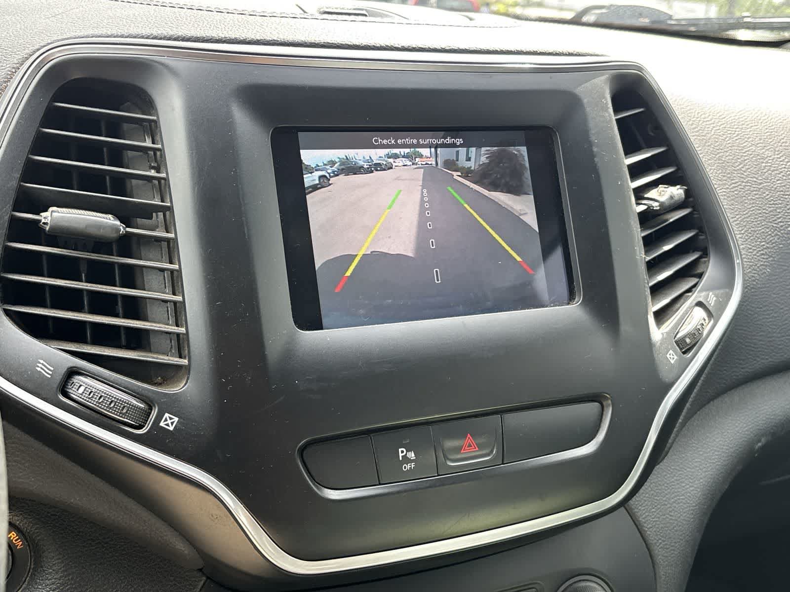 Used 2019 Jeep Cherokee Latitude Plus AWD/4WD image 19