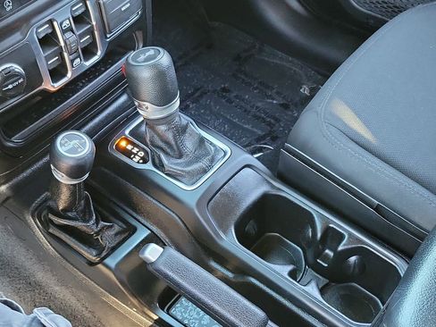 Used 2021 Jeep Wrangler Unlimited Sport image 13