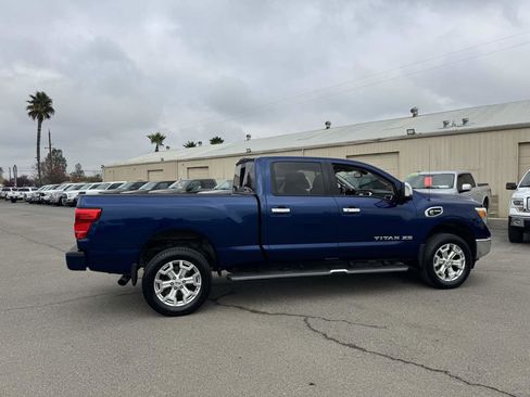 Used 2016 Nissan Titan SL image 12