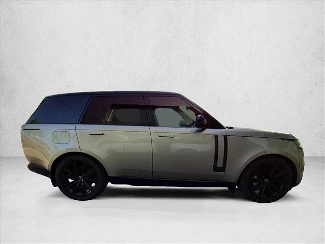 Used 2025 Land Rover Range Rover SE AWD/4WD image 4