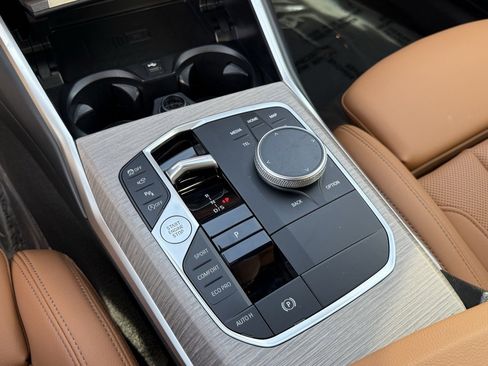 Used 2025 BMW 330i Sedan w/ Premium Package image 27