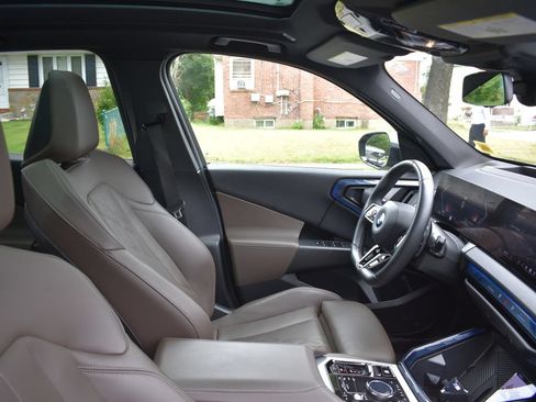 Used 2025 BMW X3 xDrive30i AWD/4WD image 21