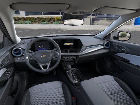 New 2026 Chevrolet Trax LT w/ Driver Confidence Package FWD image 15