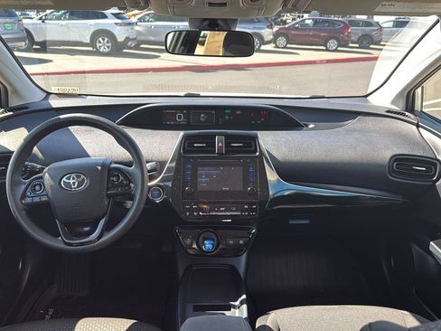Used 2019 Toyota Prius LE AWD/4WD image 18