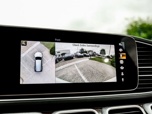 Used 2023 Mercedes-Benz GLS 580 4MATIC image 23