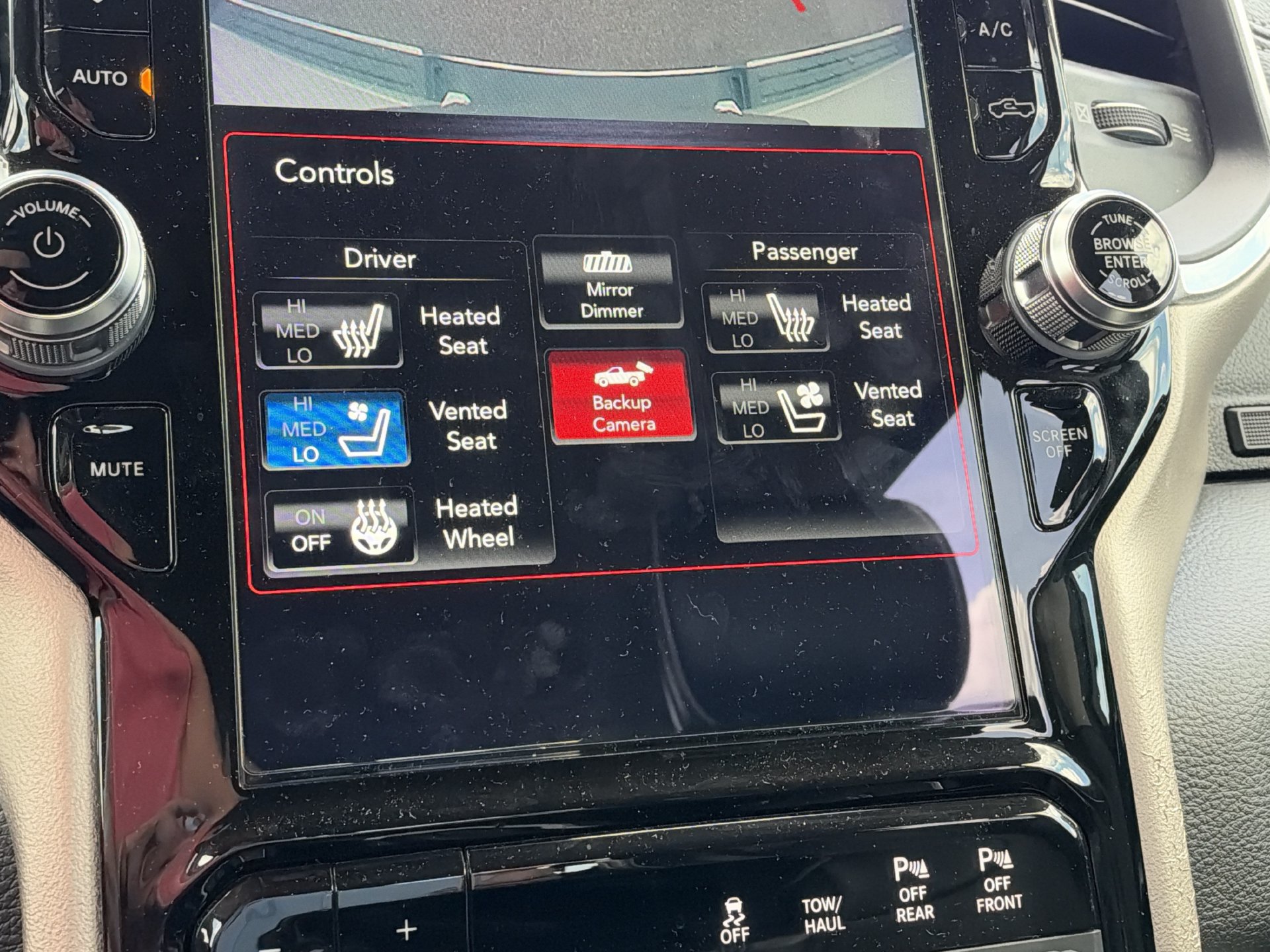 Used 2020 RAM 1500 Laramie AWD/4WD image 25