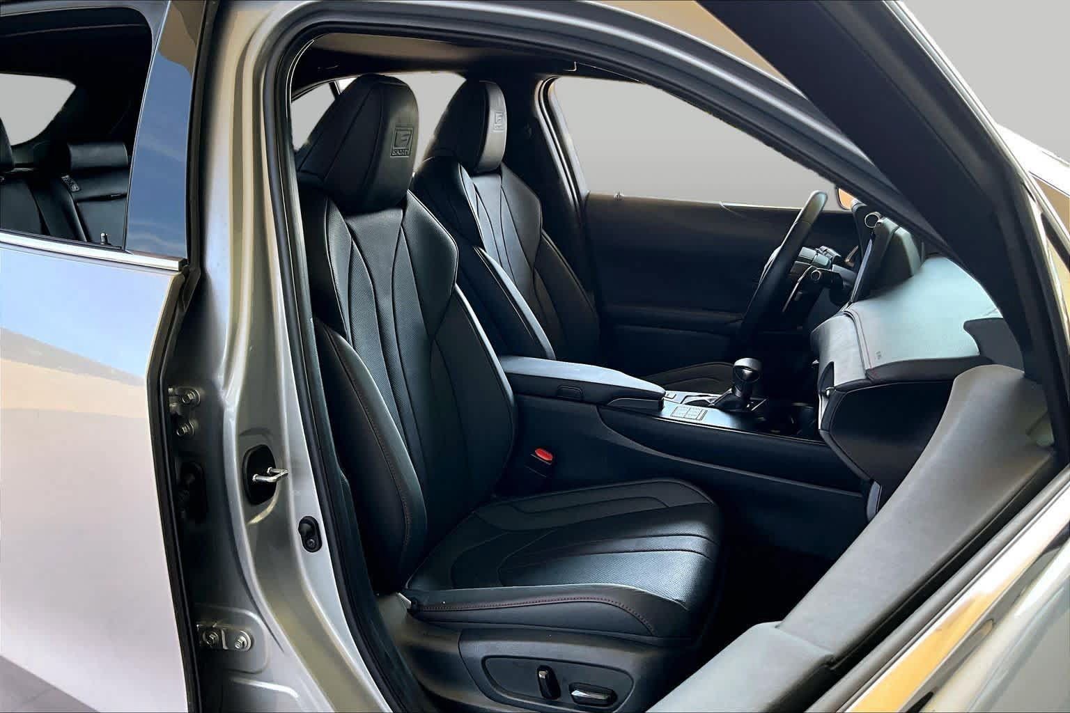 Used 2024 Lexus UX 250h F Sport FWD image 8
