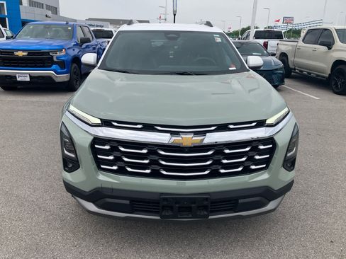 Used 2025 Chevrolet Equinox LT w/ Convenience Package II FWD image 3