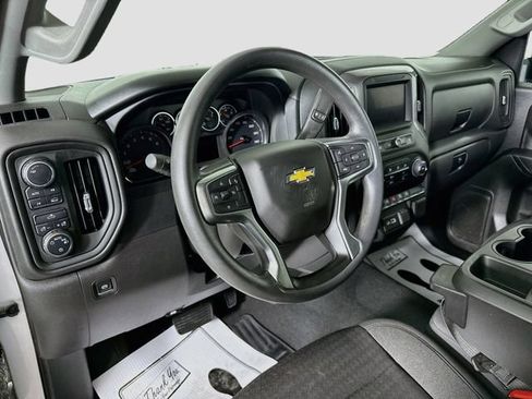 Used 2022 Chevrolet Silverado 1500 Custom w/ Safety Confidence Package AWD/4WD image 9
