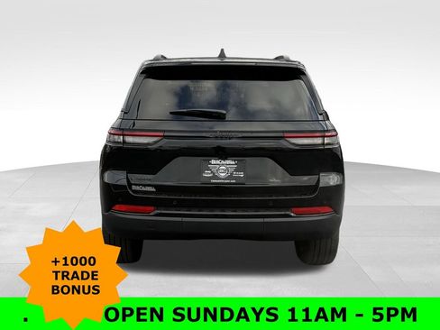 New 2025 Jeep Grand Cherokee Limited image 6