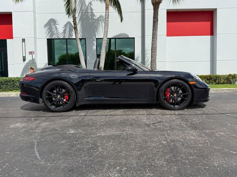 Used 2017 Porsche 911 Carrera S image 2