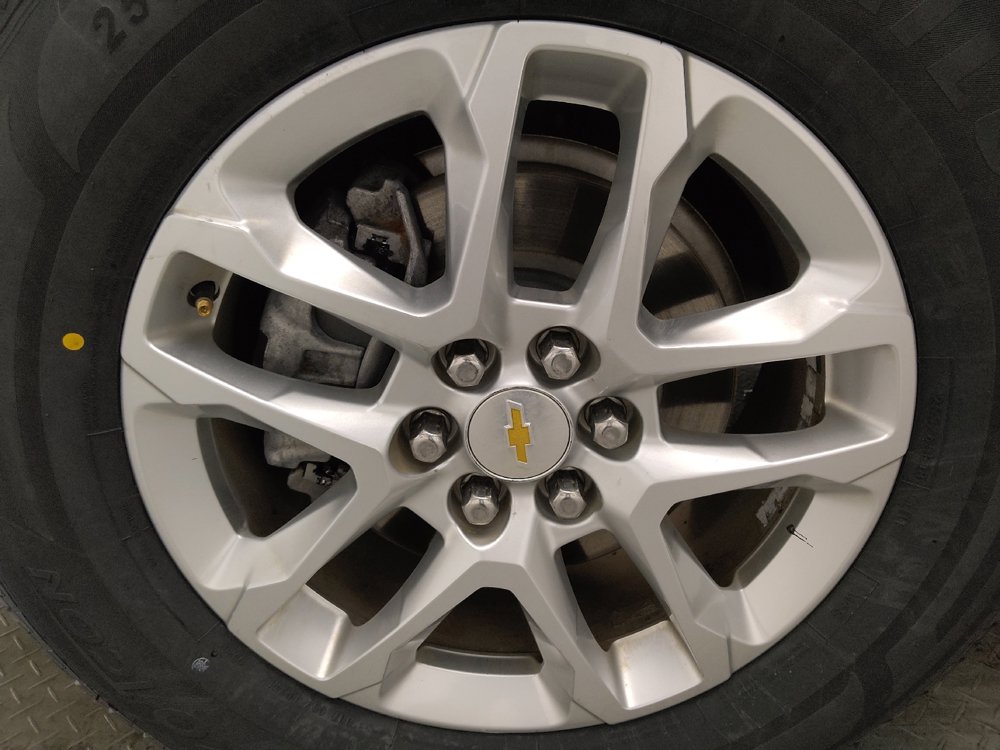 Used 2023 Chevrolet Traverse LS w/ Safety Package FWD image 31