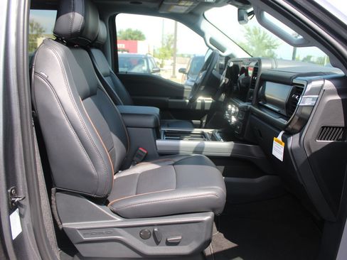 New 2026 Ford F350 Lariat w/ Black Appearance Package AWD/4WD image 16