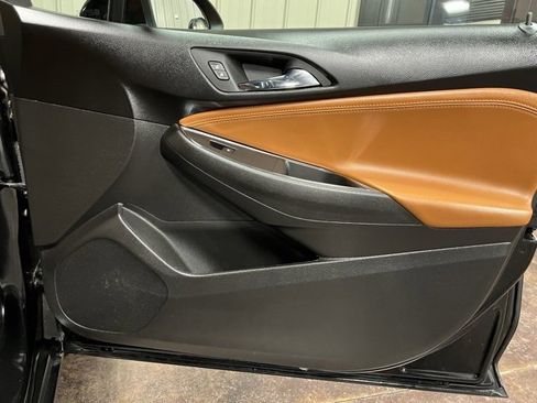 Used 2017 Chevrolet Cruze Premier image 25