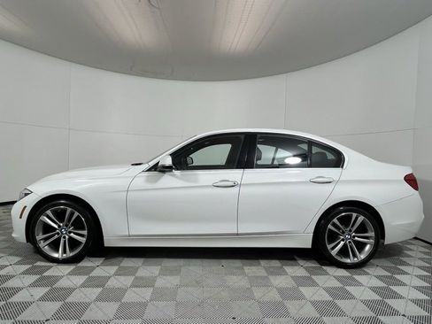 Used 2018 BMW 330i xDrive Sedan w/ Convenience Package image 4