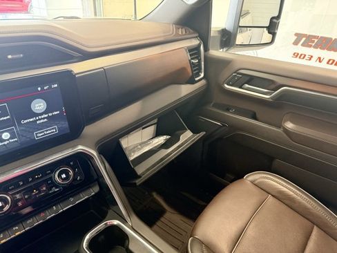 Used 2024 GMC Sierra 3500 Denali w/ Technology Package image 35