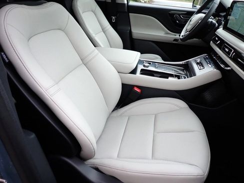 New 2026 Lincoln Aviator Premiere image 11