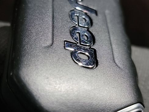 Used 2018 Jeep Wrangler Unlimited Sport image 32