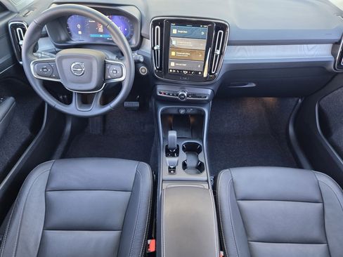 Used 2025 Volvo XC40 B5 Core w/ Protection Package Premier image 35