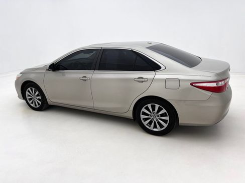 Used 2015 Toyota Camry XLE image 10