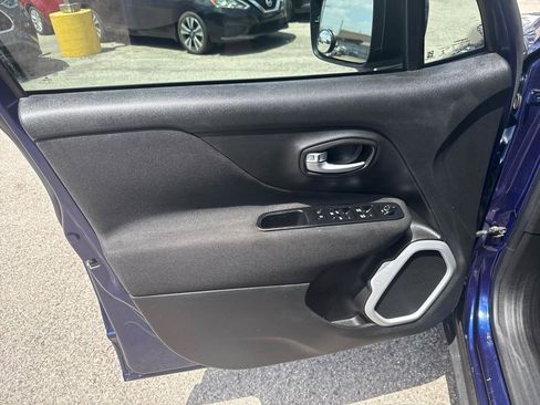 Used 2019 Jeep Renegade Sport w/ Sport Appearance Group FWD image 11