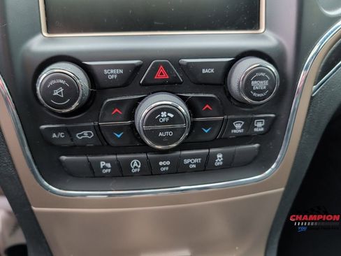 Used 2017 Jeep Grand Cherokee Limited image 16