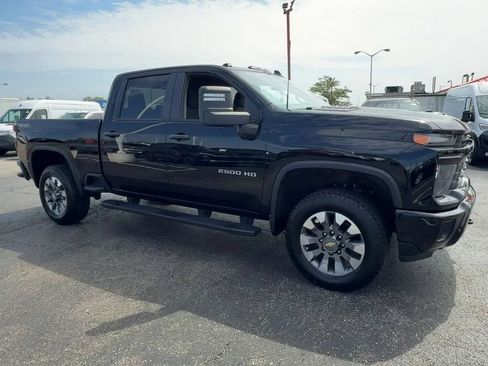 Used 2024 Chevrolet Silverado 2500 Custom w/ Custom Value Package AWD/4WD image 2