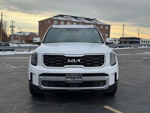 Used 2024 Kia Telluride SX Prestige w/ Towing Package image 9