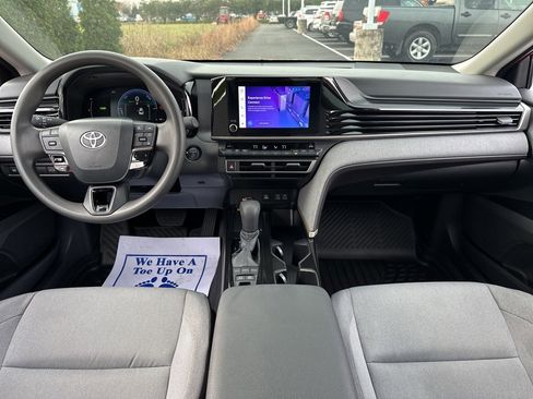 Certified 2025 Toyota Camry LE image 30