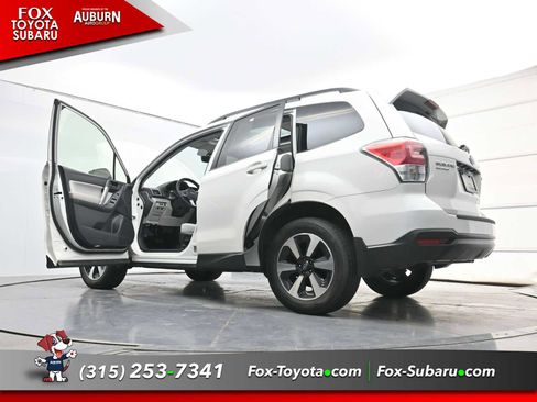 Used 2017 Subaru Forester 2.5i Premium w/ All-Weather Package AWD/4WD image 33