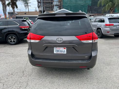 Used 2013 Toyota Sienna LE w/ Towing Pkg image 5