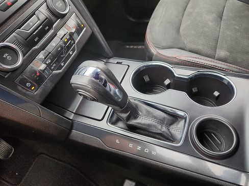 Used 2018 Ford Explorer XLT w/ Equipment Group 202A FWD image 25
