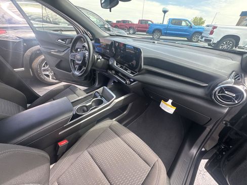 Used 2025 Chevrolet Equinox LT FWD image 15