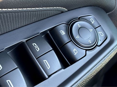 Used 2022 Chevrolet Traverse Premier w/ Redline Edition image 37