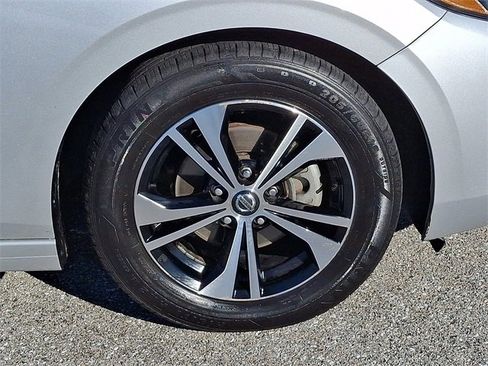 Used 2023 Nissan Sentra SV image 9