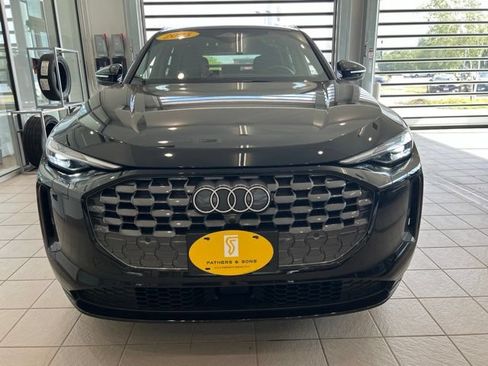 Used 2025 Audi Q5 Premium w/ 19" Wheel Package AWD/4WD image 2