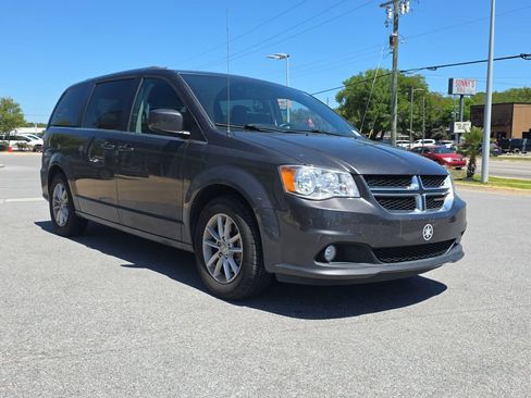 Used 2018 Dodge Grand Caravan SXT image 10