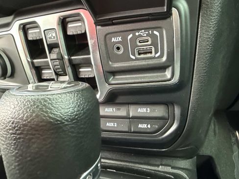 Used 2024 Jeep Wrangler Unlimited Sport AWD/4WD image 32